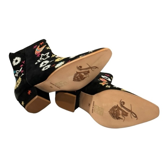 FREE PEOPLE Bowers Embroidered Ankle Boots Black Suede Size 38.5 - Picture 8 of 11